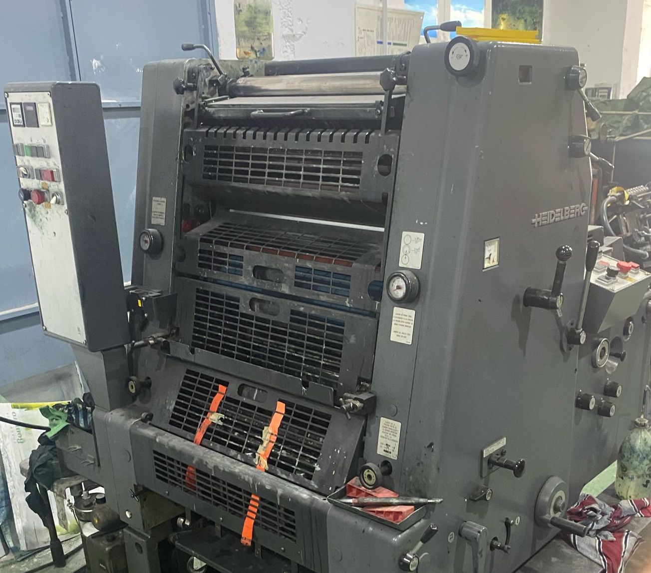 máquina para impresión de papel Heidelberg GTO 52 - Maquinaria Grafica Montijo