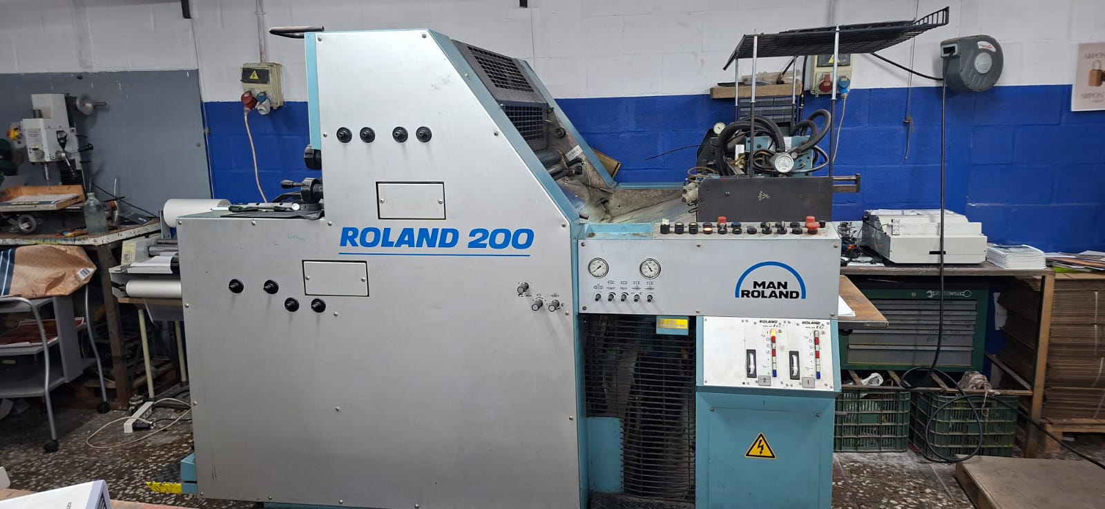 Máquina de impresión offset ROLAND 200 - Maquinaria Gráfica Montijo